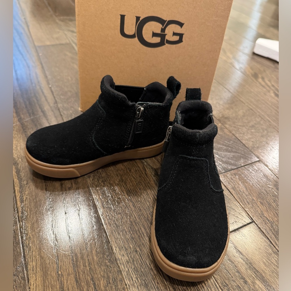 UGG Hamden II Black Boots 9T toddler